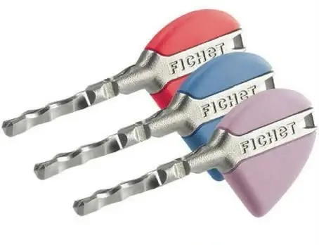 Tres claus de seguretat Fichet amb caps de colors